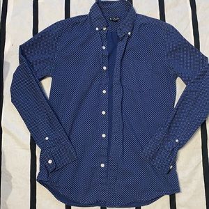 men’s dress shirt.